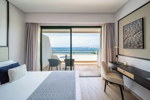 Preferred Club, Triple, 1 King and 1 Single Beds, Ocean View, Terrace، Dreams Lanzarote Playa Dorada Resort Spa 2/4