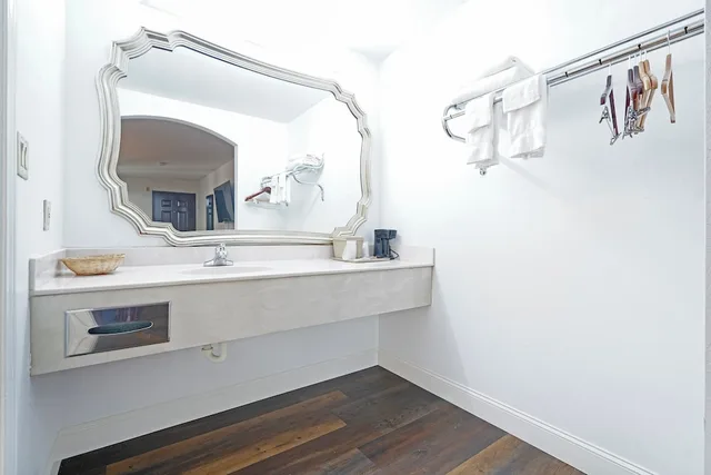 2 Full Beds Non-Smoking، Budget inn by Oyo San Augustine 8/9