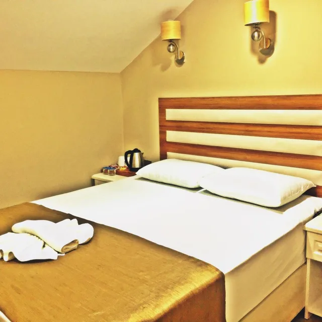 غرفة مفردة، Feza Otel 2/3