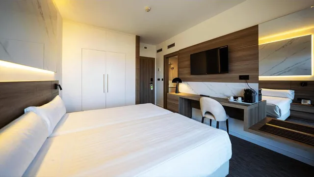 Room, Double or Twin Bed, HOTEL INFFINIT SANXENXO PLAYA 2/8