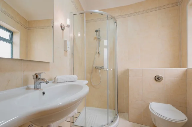 شقة بأربعة أسرّة بإطلالة على المسبح بشرفة بغرفتي نوم مع أريكة، Xemxija Bay Hotel (ex Porto Azzurro) 4/4