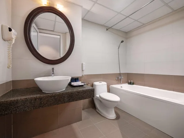 غرفة عائلية رباعية، Hue Serene Palace Hotel 5/5