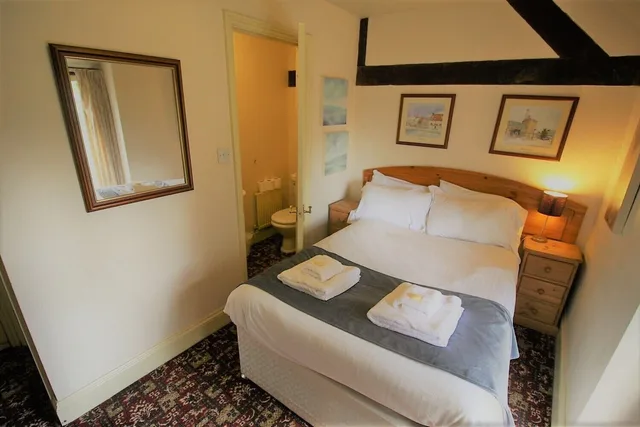 Standard, Double Bed, The Kings Arms 3/5