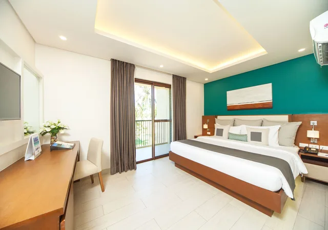 Premier, Fairways And Bluewater Newcoast Boracay 4/7