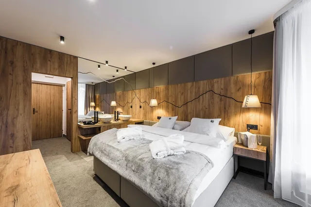 غرفة سوبيريور بسرير كوين، Wellness Hotel Svornost 1/6
