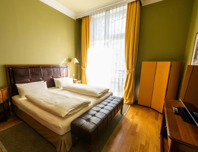 غرفة بريميوم مع أريكة، Louisas Place Hotel 1/2