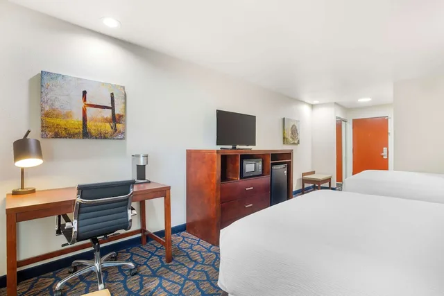 غرفة قياسية بسريرين كوين، Best Western Plus Villa Del Lago Inn 2/4