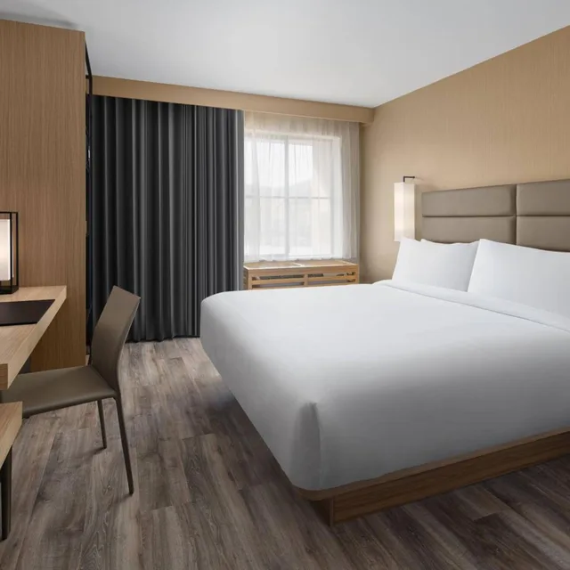 غرفة بسرير كينج بحوض استحمام لذوي الإعاقة، AC Hotel by Marriott Park City 1/1