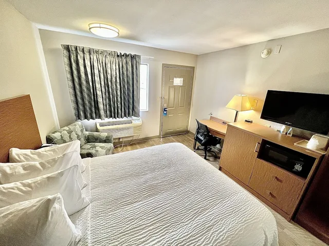 غرفة بسرير مزدوج لذوي الإعاقة، Days Inn Suites By Wyndham Arlington Near Six Flags 1/4