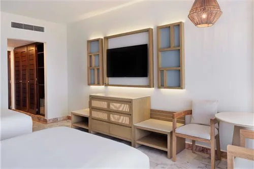 غرفة سوبيريور مفردة بإطلالة على البحيرة، Wyndham Grand Cancun All Inclusive Resort & Villas 3/4