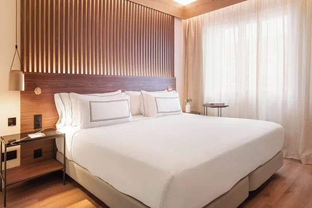 The Level, Junior Suite, Melia Granada 1/4