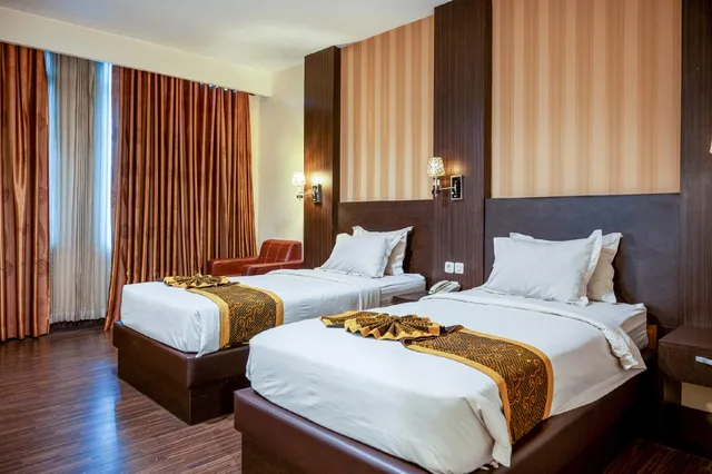 جناح بسرير مزدوج، Stefani City Hotel 1/2