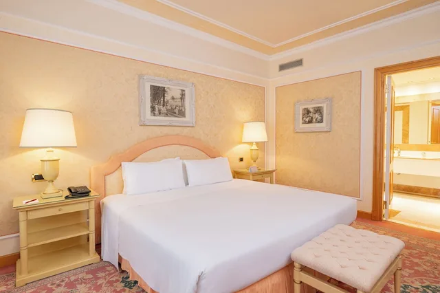 جناح جونيور بسريرين منفصلين، Royal Hotel Carlton 4/9