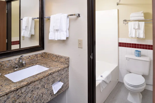Suite, King Bed, Sofa, Americinn By Wyndham Baudette 7/9