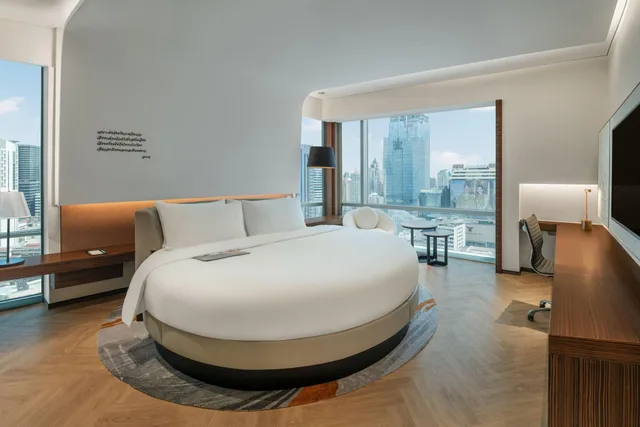 غرفة كلوب بسرير كينج، LE MERIDIEN BANGKOK 3/6