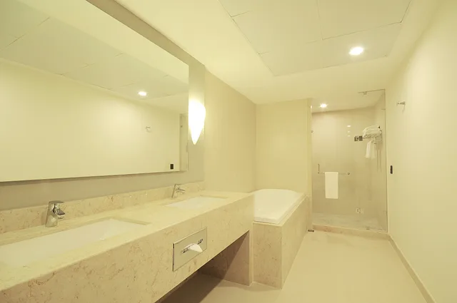 جناح بسرير كينج بإطلالة على المدينة بشرفة في الطابق العلوي، Holiday Inn Express Puerto Vallarta 1/4