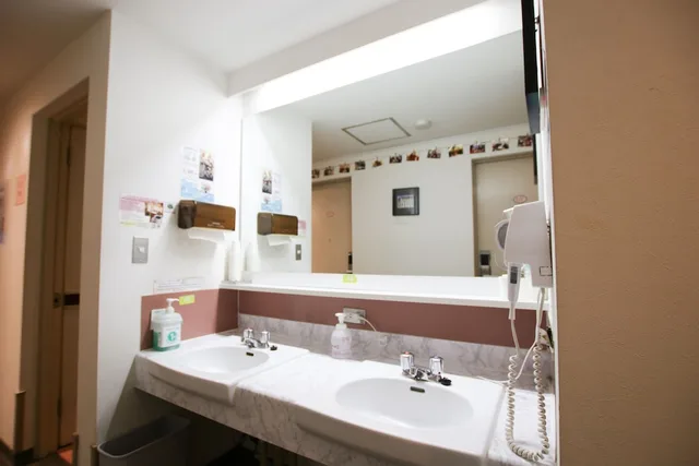 غرفة بسريرين منفصلين وسرير بطابقين، Sakura Hotel Jimbocho 5/5