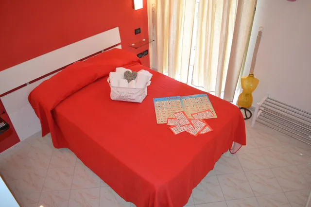 Superior, Single, French Bed، Anna's Family 1/2