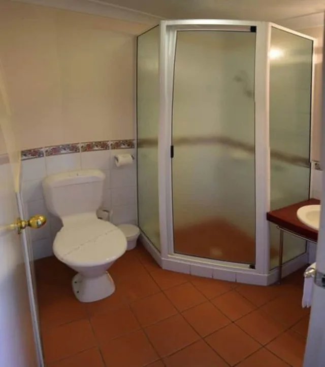 غرفة بسرير كوين بشرفة، Palace Hotel Kalgoorlie 1/1
