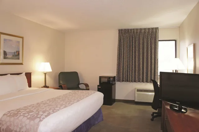 غرفة بسرير كينج، La Quinta Inn Omaha Southwest 1/10