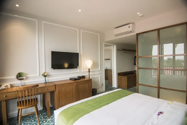 غرفة عائلية بسرير كينج مع أريكة، Vinh Hung Old Town Hotel 4/4