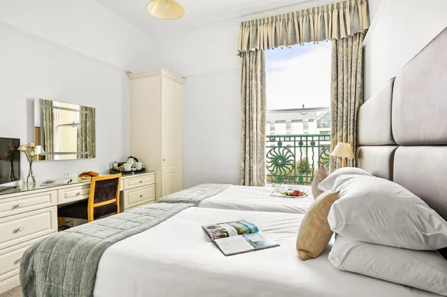 Inland, Standard, Twin Beds، The Falmouth 1/2
