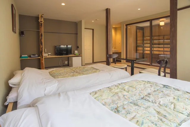 Room, Twin Beds, Semi Outdoor Bath، Kusatsu Onsen Eidaya 1/2