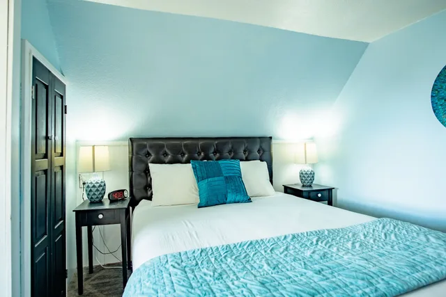 Garret, Twin Beds، The Gilbert Inn 2/7