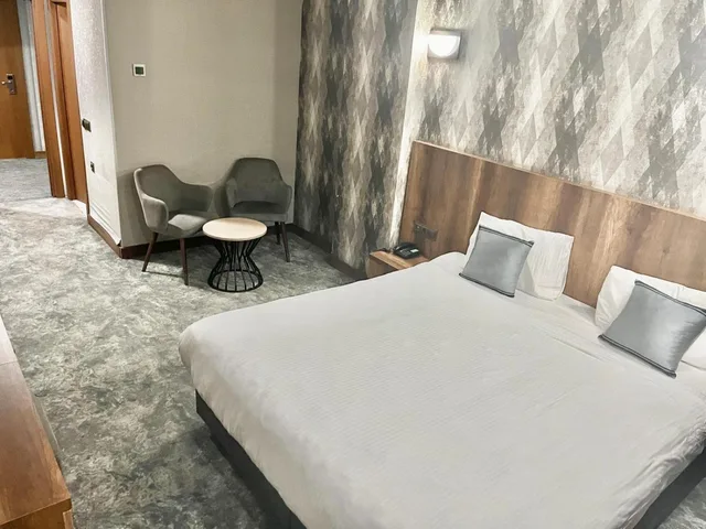 Budget, Double Bed, No Window, Airport Express Hotel 1/4