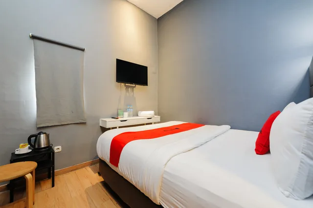 Reddoorz, Premium, Reddoorz Plus Danau Sunter Utara 2/4