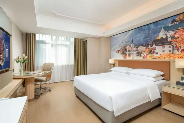 غرفة قياسية بسرير كينج وسرير كوين، Vienna Hotel (Chengdu Airport Shuangliu Wanda) 1/1