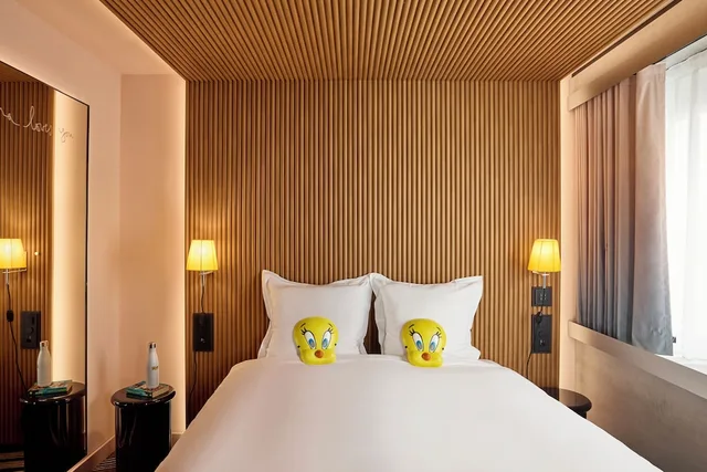 Large Mama, Queen Bed, Accessible، Mama Shelter Zurich 1/6