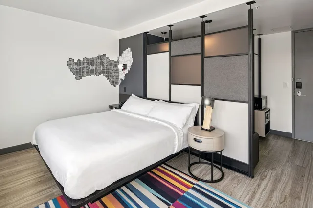 Room, King Bed, Accessible, Aloft Anchorage 6/8