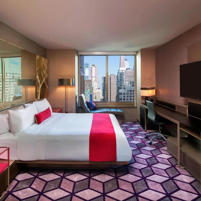 Spectacular, Guest Room, King Bed, Skyline View، W New York Times Square 1/5