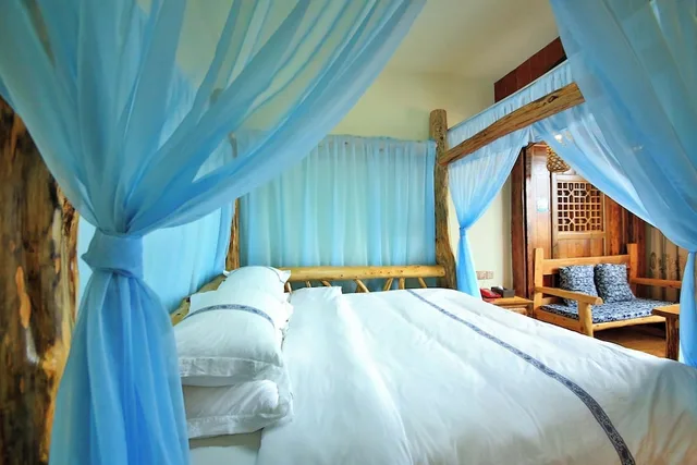 Romantic, Queen Bed, Mountain View, Xiangxi Dreamweaver Inn 2/6