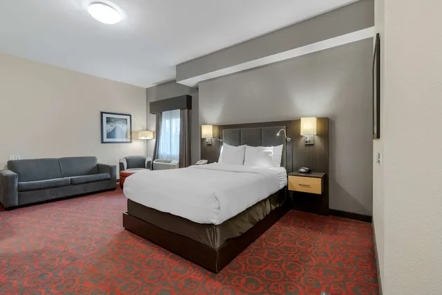 Room, Queen Bed, Pet Friendly, Accessible, Best Western Plus Eastgate Inn Suites 1/4