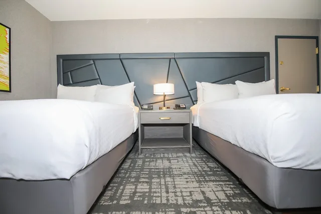 غرفة قياسية بسريرين كوين، Crowne Plaza Hotel Providence Warwick 1/6
