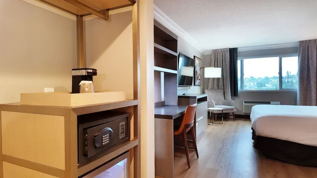 غرفة ديلوكس مفردة بسرير كينج، Lincoln Hotel Monterey Park Los Angeles 7/10