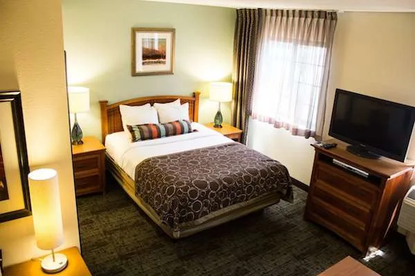 جناح استوديو بسرير كوين بمطبخ، Staybridge Suites Dallas - Las Colinas 1/3