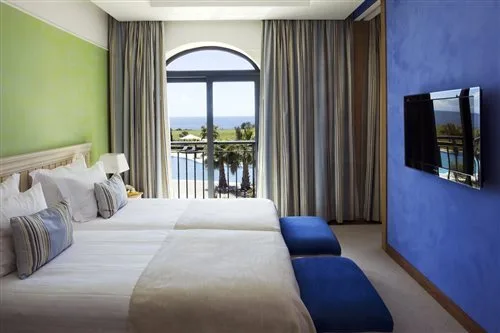 Room, Double or Twin Bed, Pool View, Cascade Wellness Resort 3/4