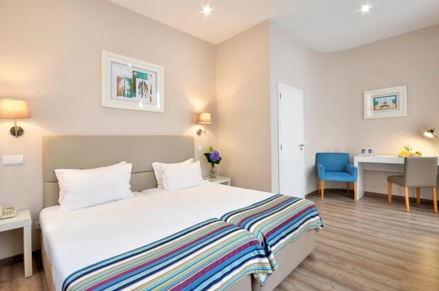 جناح، Porto Domus Hotel 1/4