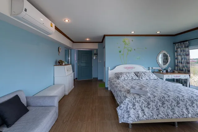 غرفة عائلية، The Lilly Hotel 3/9