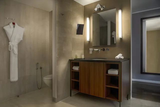 Deluxe, Twin Beds, Hilton Beirut Downtown 9/9