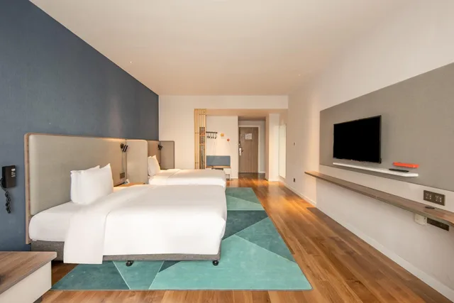 غرفة قياسية بسرير كينج وسرير كوين، Holiday Inn Express Shanghai Jiading New City 2/9