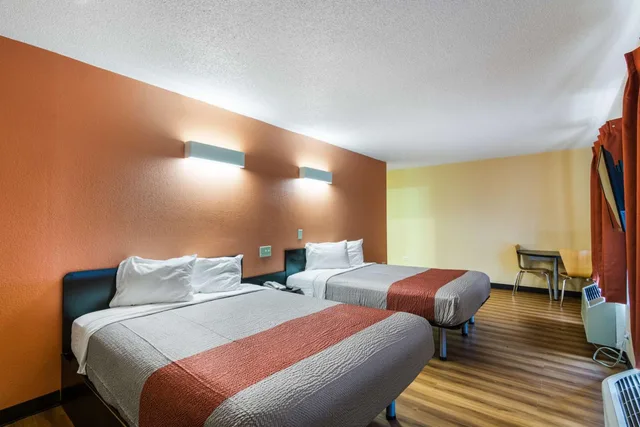 غرفة بسريرين كوين للمدخنين، Motel6 Libertyville, IL 6/10