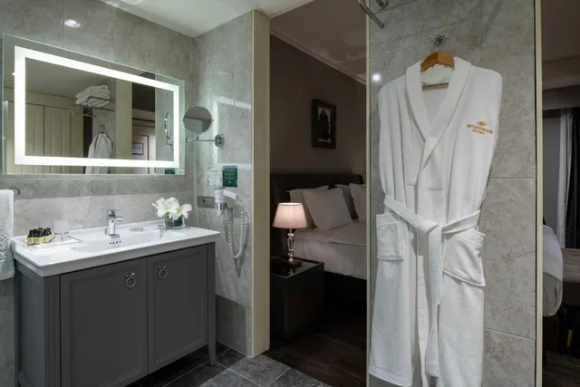 Presidential, Suite, King Bed, Windsor Hotel & Convention Centre Istanbul 5/6