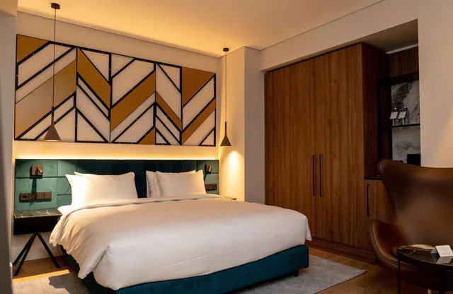 غرفة بريميوم بسرير كينج بإطلالة على المدينة، Radisson Blu Aurum Hotel Brasov 8/10