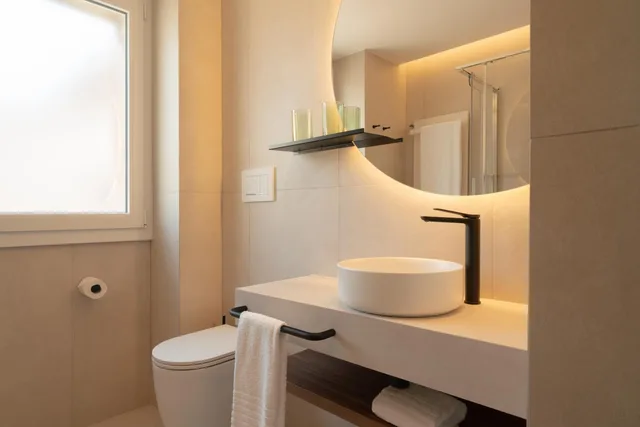 غرفة سوبيريور بسرير كوين بإطلالة على البحر، Hotel Delfino Taranto 4/4