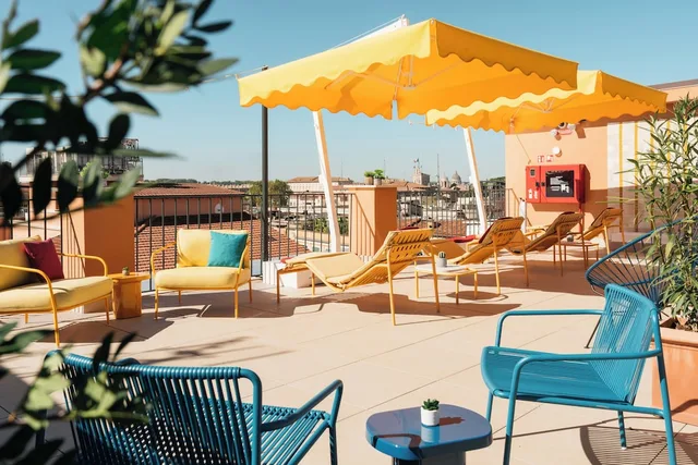 Ruby Lilou Hotel Marseille by IHG، Marseille 03 29/42