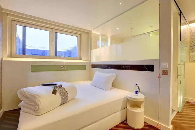 Room, hub by Premier Inn London Westminster Abbey hotel 1/1
